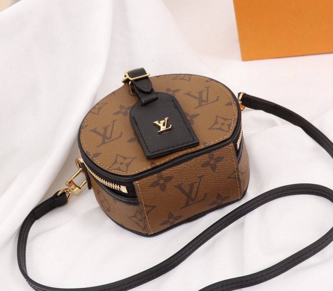 Louis Vuitton Monogram Reverse Canvas Mini Boite Chapeau angle 4