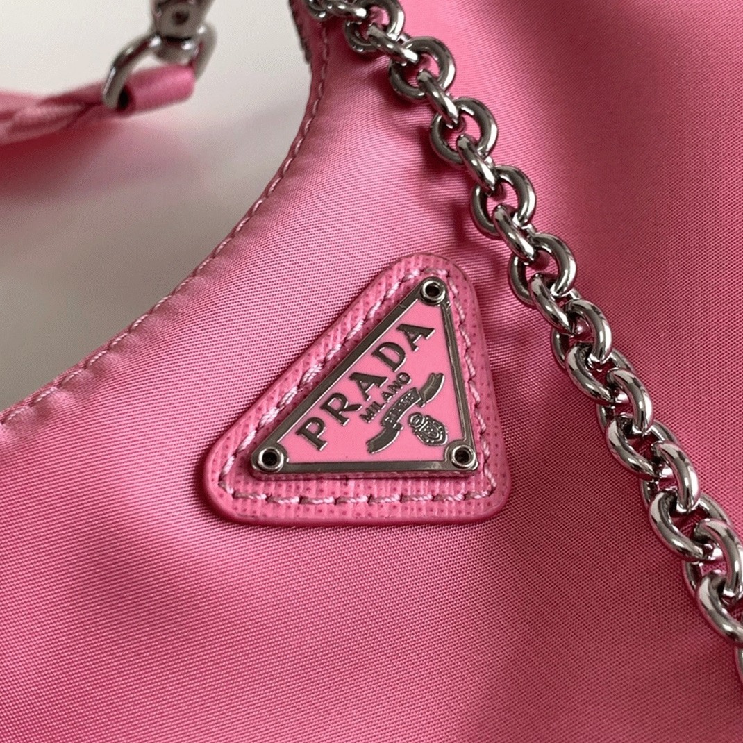 Prada Re-Edition Shoulder Bag Knockoff in Pink angle 5