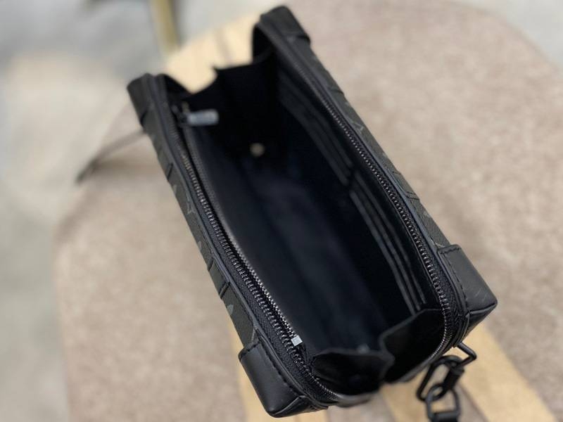 Louis Vuitton Monogram Eclipse Virgil Abloh Wallet Trunk angle 4