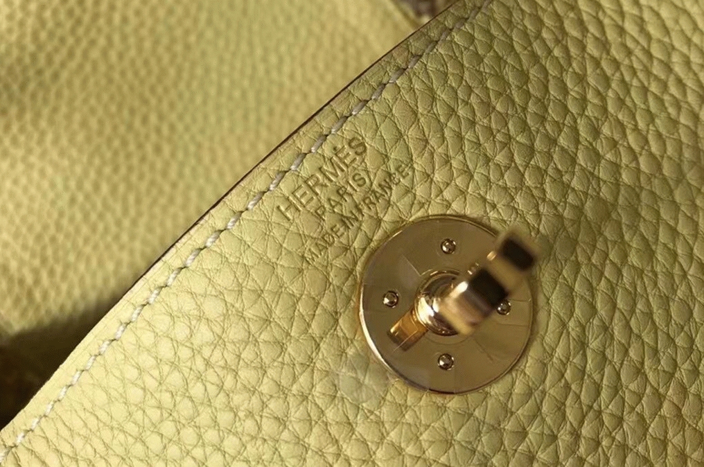 Replica Hermes Lindy Mini handbag in jaune poussin clemence leather angle 3
