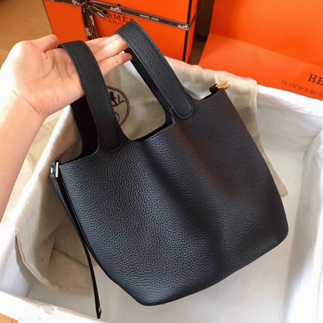 Black AAA replica Hermes Picotin Lock 18cm handbag angle 5
