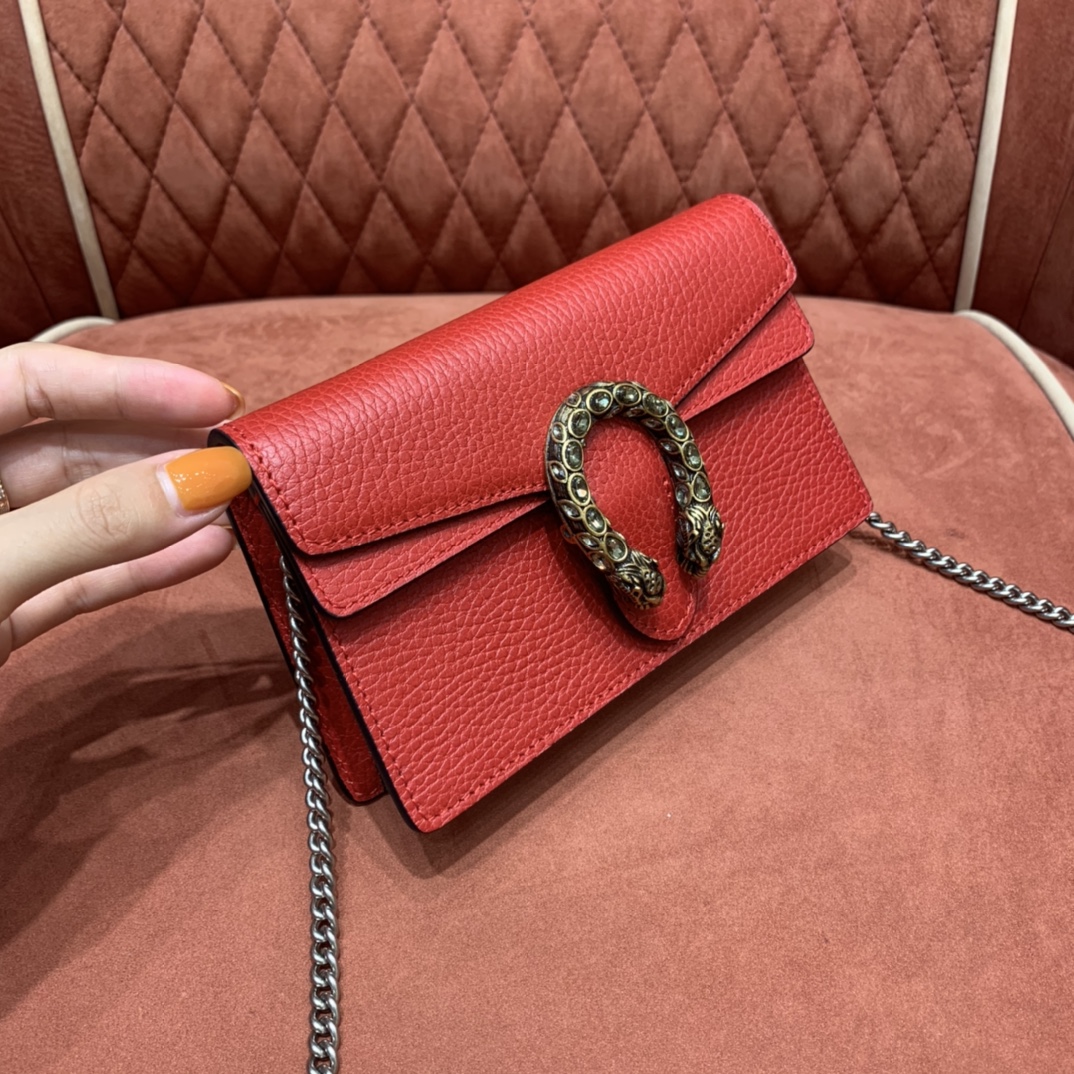GG Dionysus bag angle 2