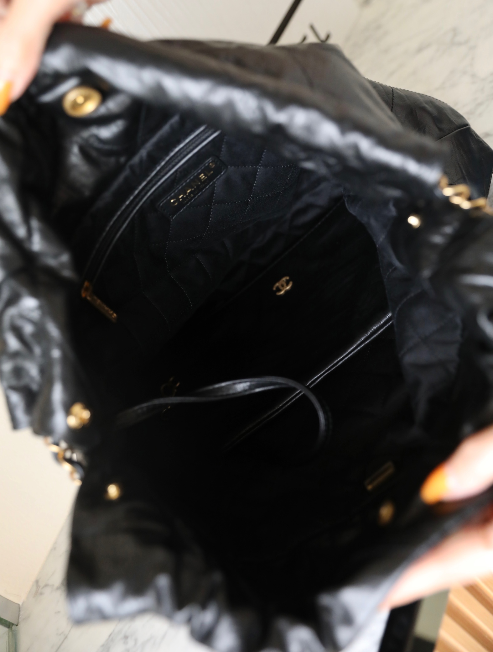 𝖬𝗈𝗇𝗍𝖾𝖻𝖾𝗅𝗅𝗈 zip bag angle 4