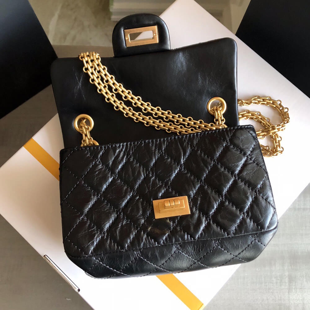 CHANEL MINI 2.55 HANDBAG angle 3