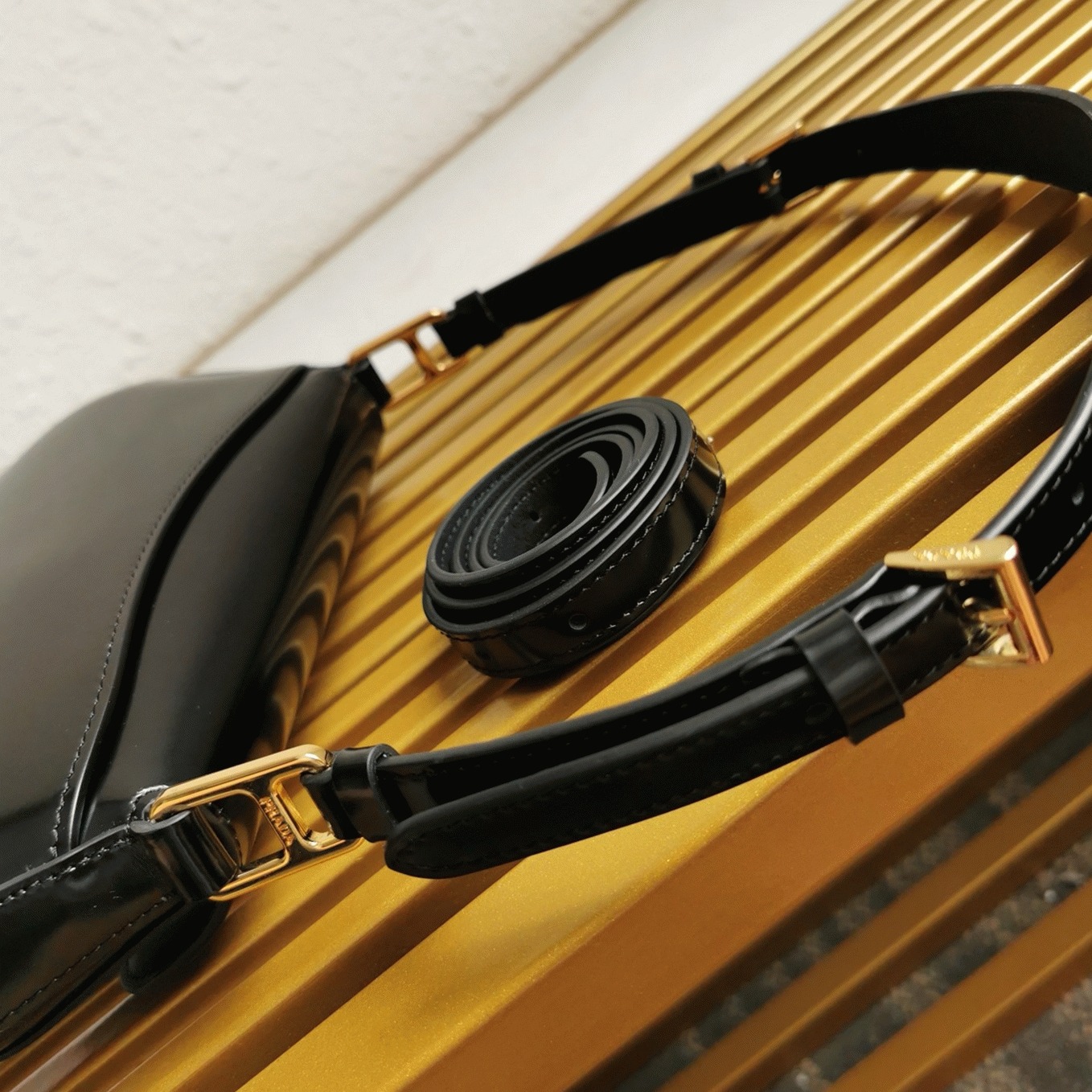 Prada Shoulder Bag Fake in Black angle 2