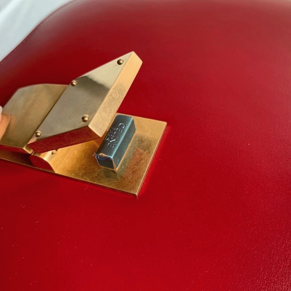 Top Quality Fake Celine Classic Box Medium Bag In Red angle 3
