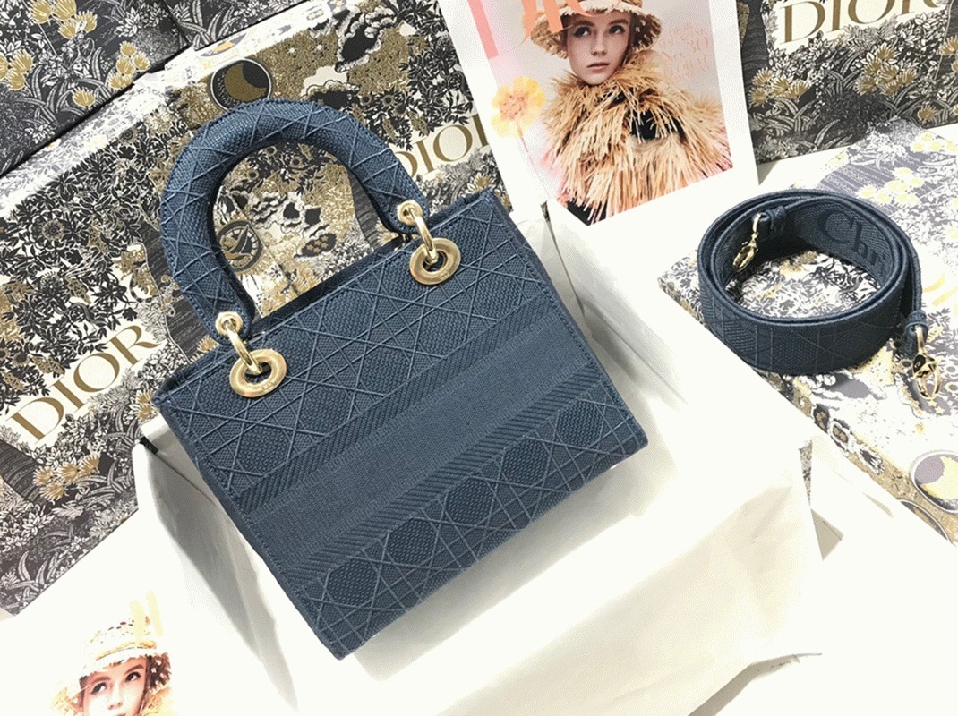 Dior Lady D-Lite Medium Bag Fake in Blue Cannage Embroidered Canvas angle 4