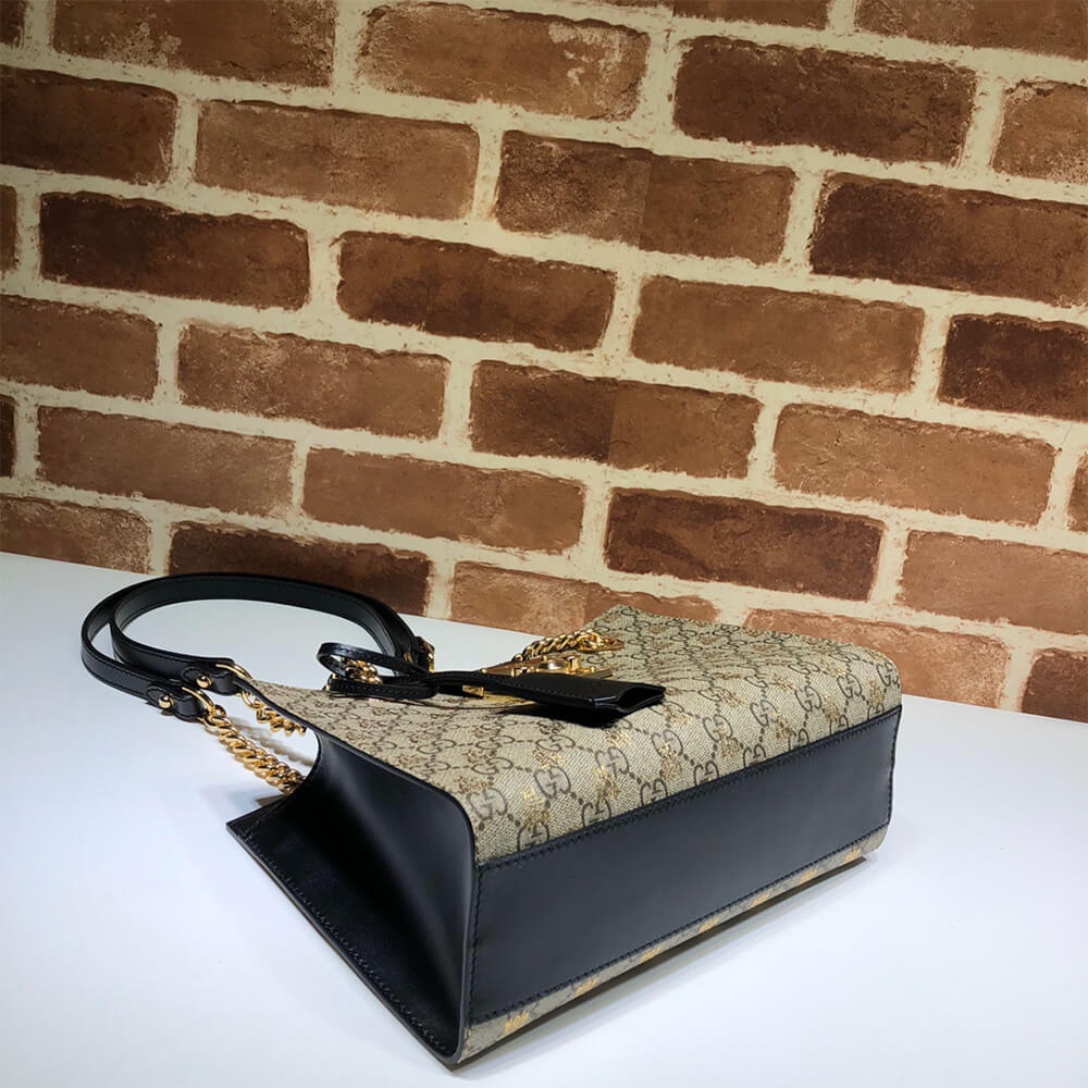 GG Padlock small GG bees shoulder bag angle 2