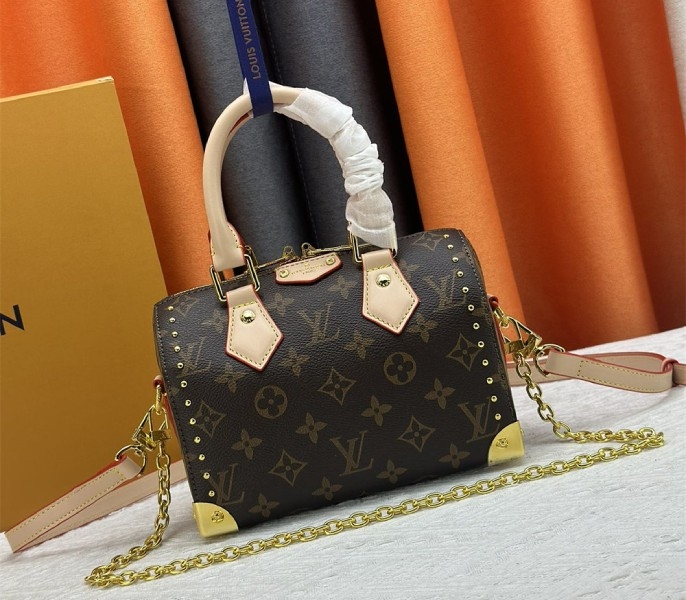 Louis Vuitton Monogram Canvas Cruise 2025 Speedy 20 Trunk Bag In Natural