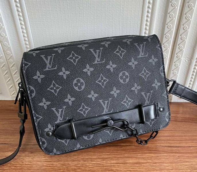 Louis Vuitton Taurillon Leather Steamer Messenger Bag angle 2