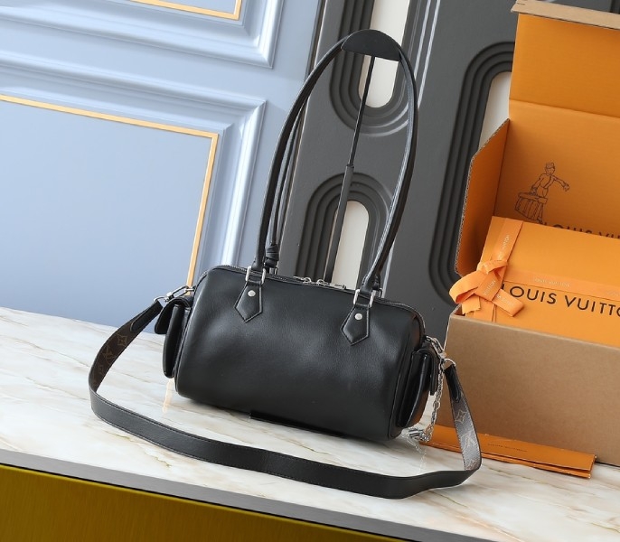 Vibe Speedy Cargo In Black angle 3