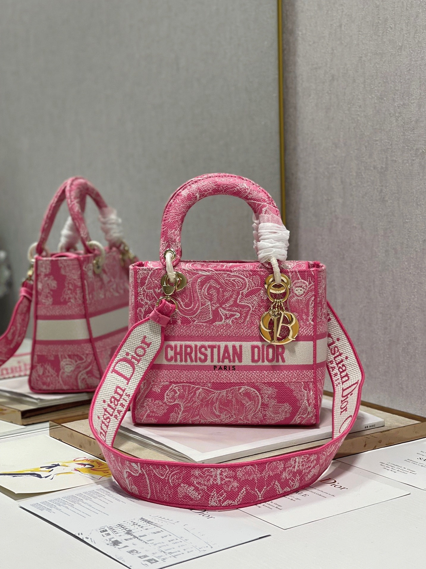 Dior Lady D-Lite Medium Bag Replica in Fluorescent Pink Toile de Jouy Reverse Embroidery angle 3