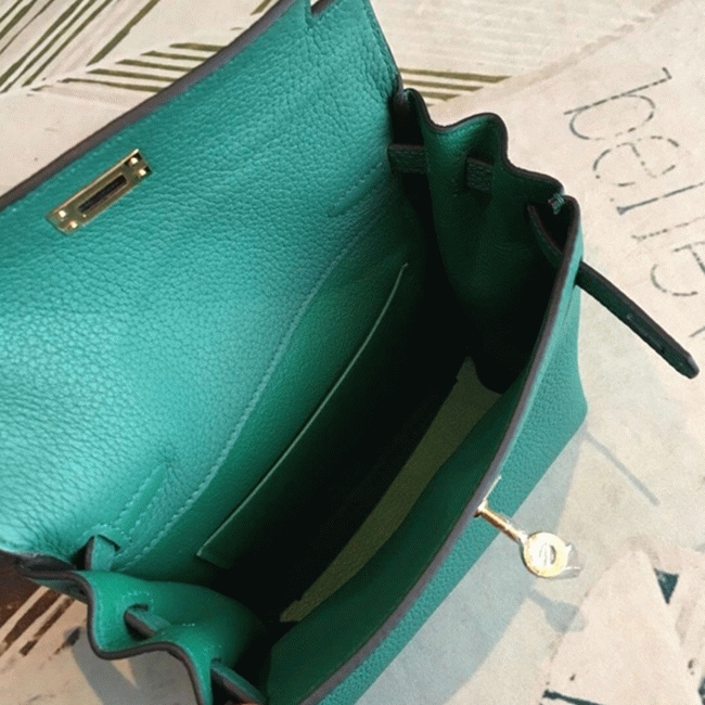 Malachite Clemence Replica Hermes Kelly Ado PM Backpack angle 4