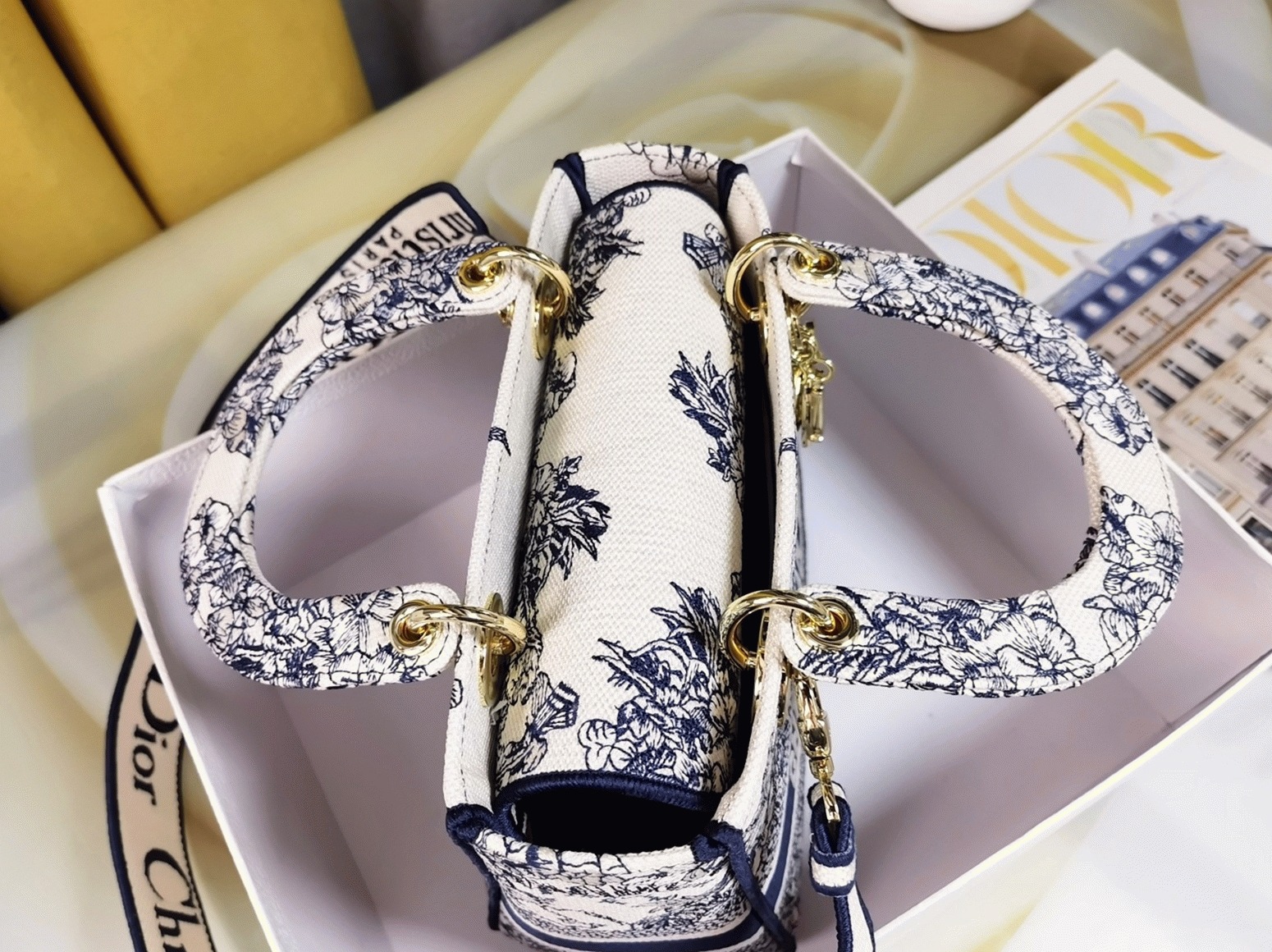 Dior Lady D-Lite Medium Bag Knockoff in Blue Multicolor Rêve d Infini Embroidery angle 4