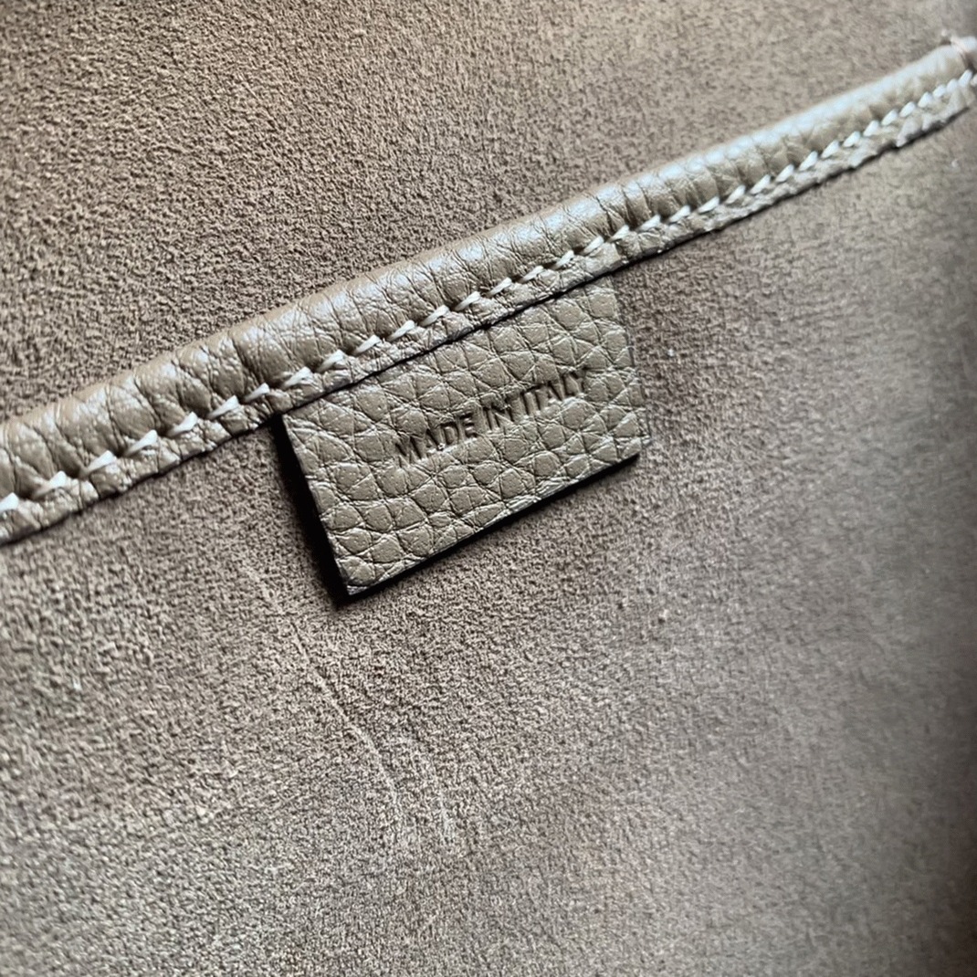 Celine Nano Luggage Tote Bag Fake in Souris angle 4