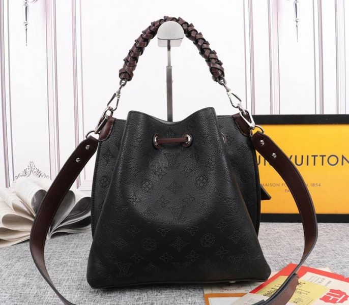 LV Mahina Muria Bag In Black angle 3