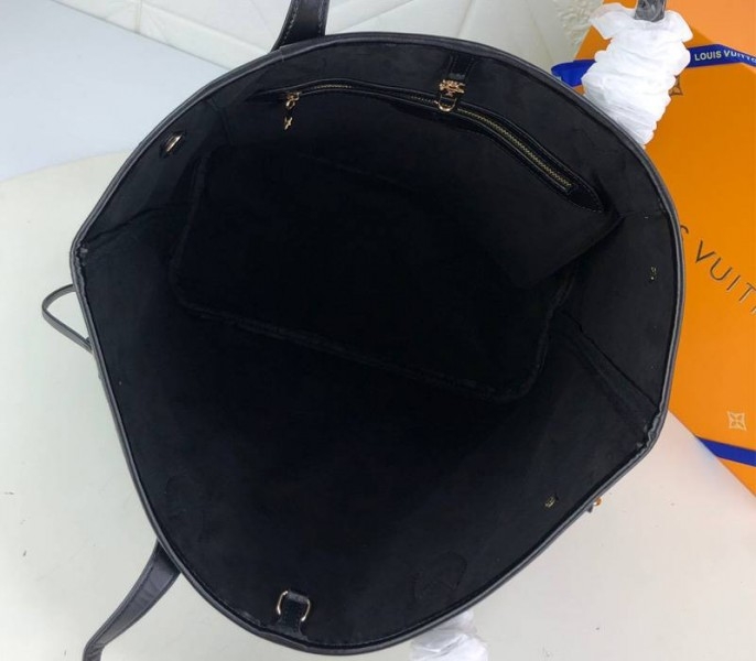 Louis Vuitton Neverfull MM Tote In Black angle 5