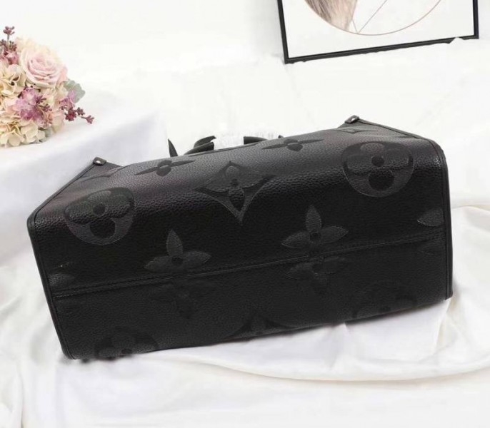 Louis Vuitton Monogram Empreinte Giant Onthego GM Tote In Black angle 4
