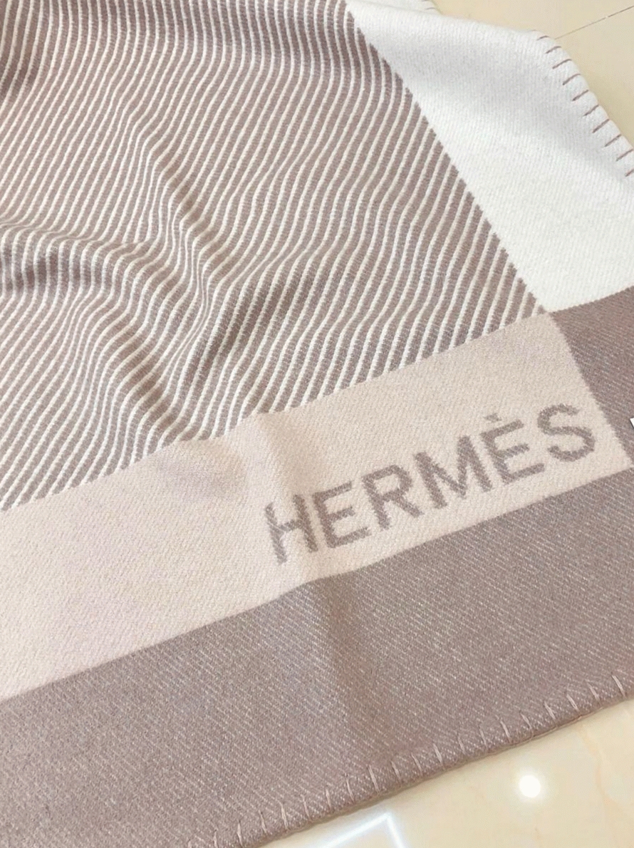 Best replica Hermes H Riviera blanket in beige wool and cashmere angle 2