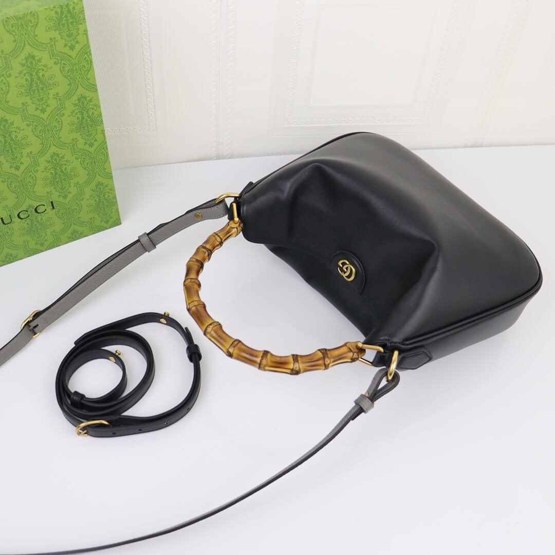 Gucci Diana Medium Shoulder Bag angle 4