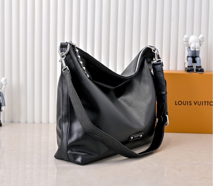 LV Night Vagabond Hobo In Black angle 5