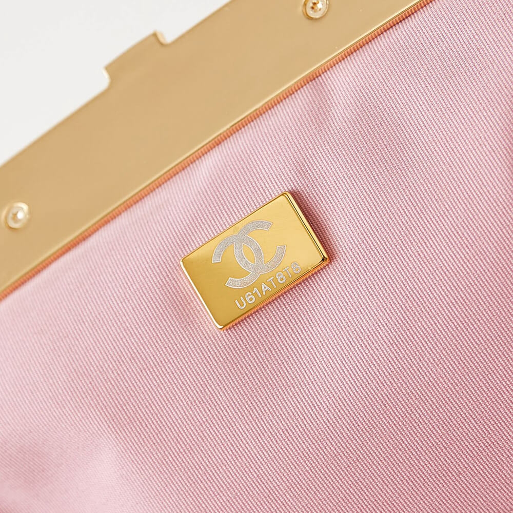 Chanel Clutch(high-end grade) angle 4