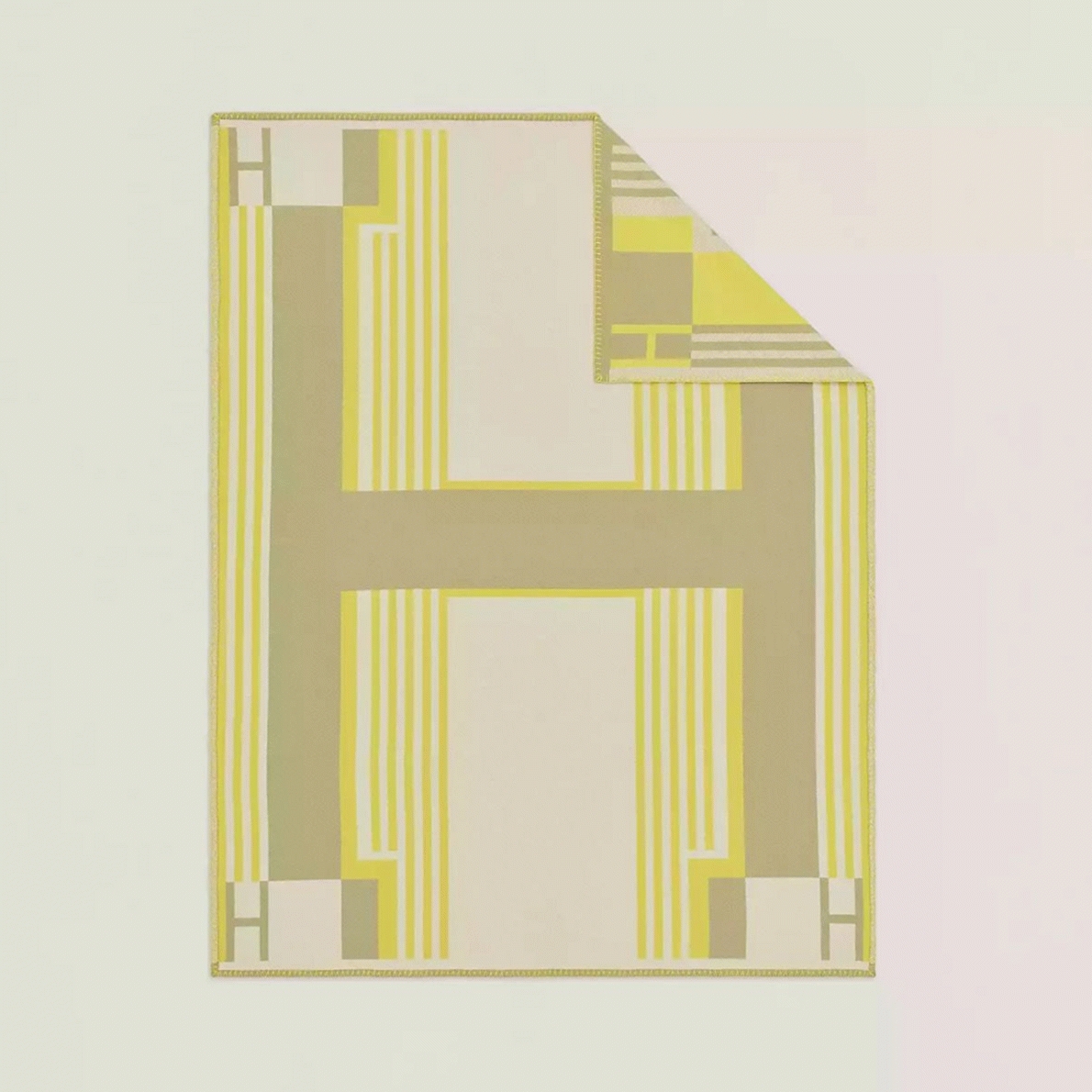 Top replica Hermes Ithaque blanket in tilleul wool and cashmere angle 2