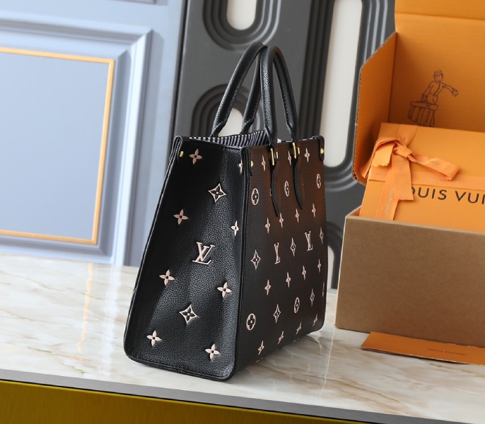OnTheGo MM Eden In Black angle 2
