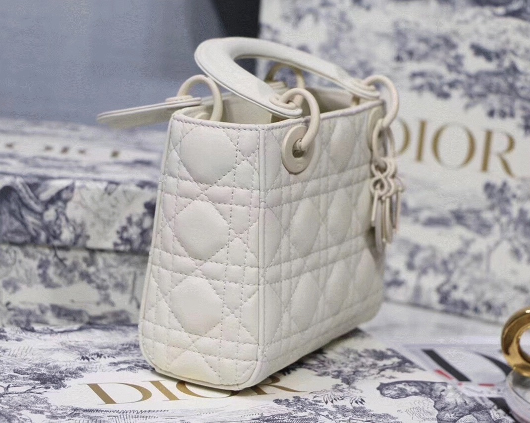 Dior Lady Dior Mini Chain Bag Fake in White angle 5