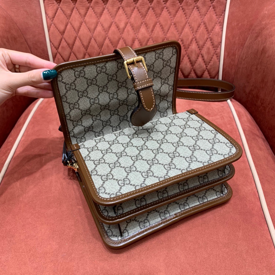 Gucc1 Retro bag angle 4