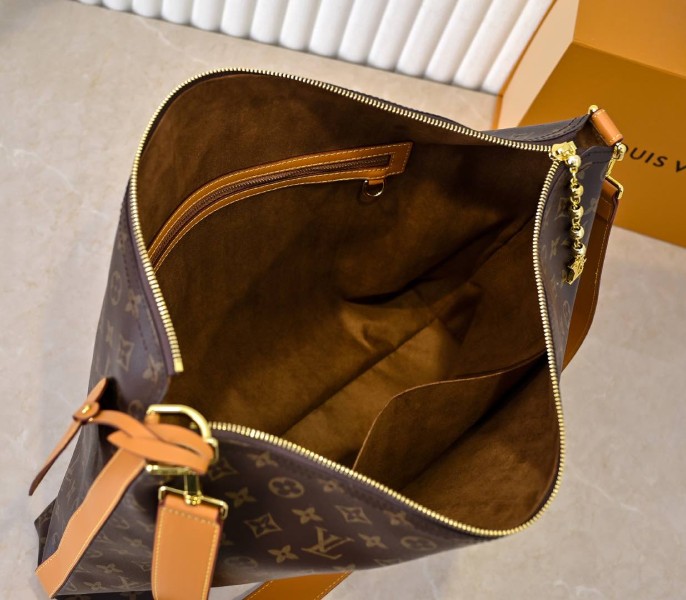 LV Monogram Canvas Vagabond Hobo angle 5