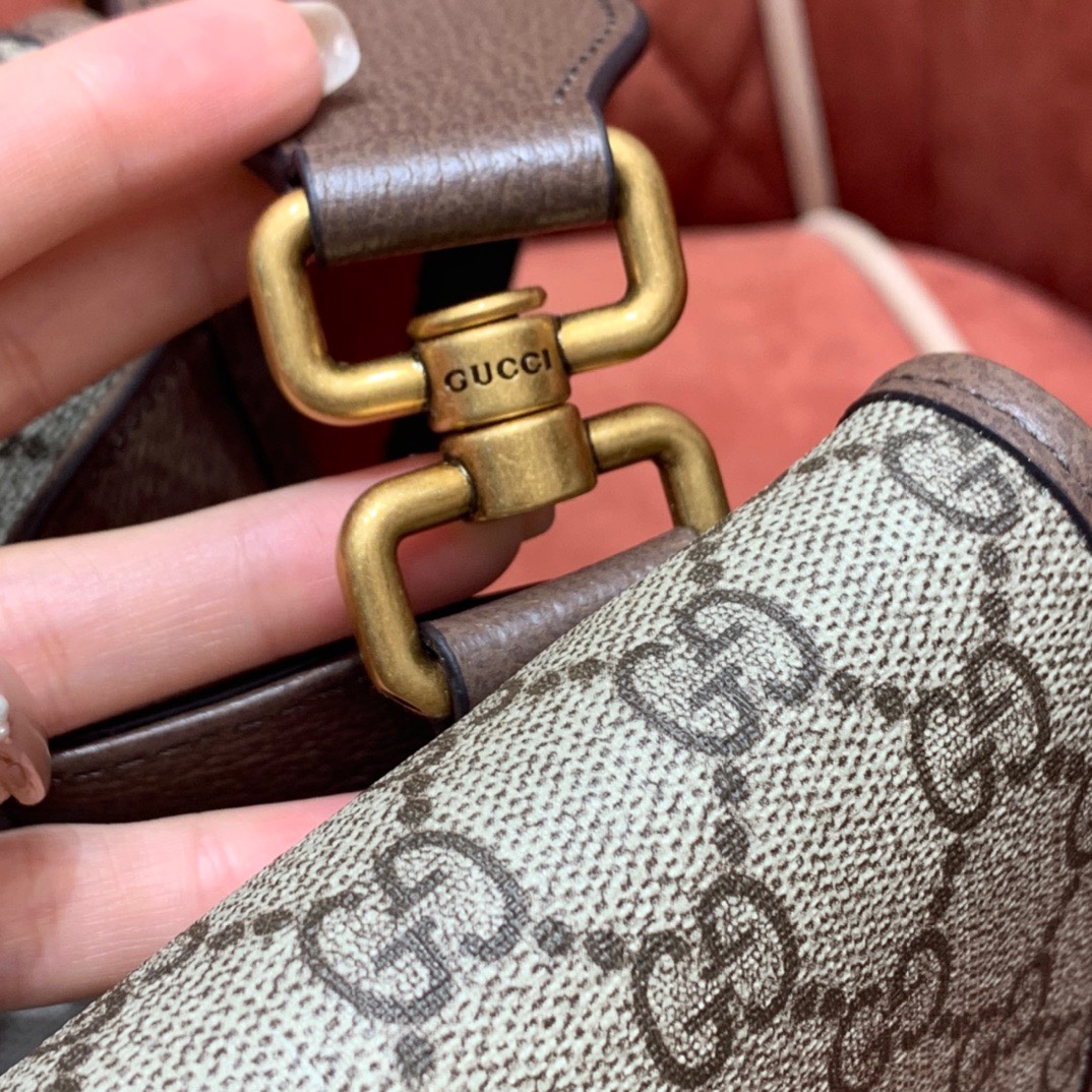 Surpreme bag angle 3