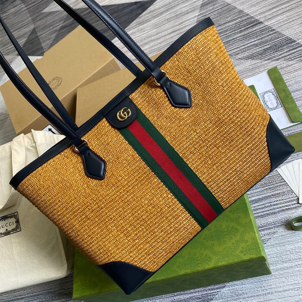 Ophidia GG medium tote angle 4