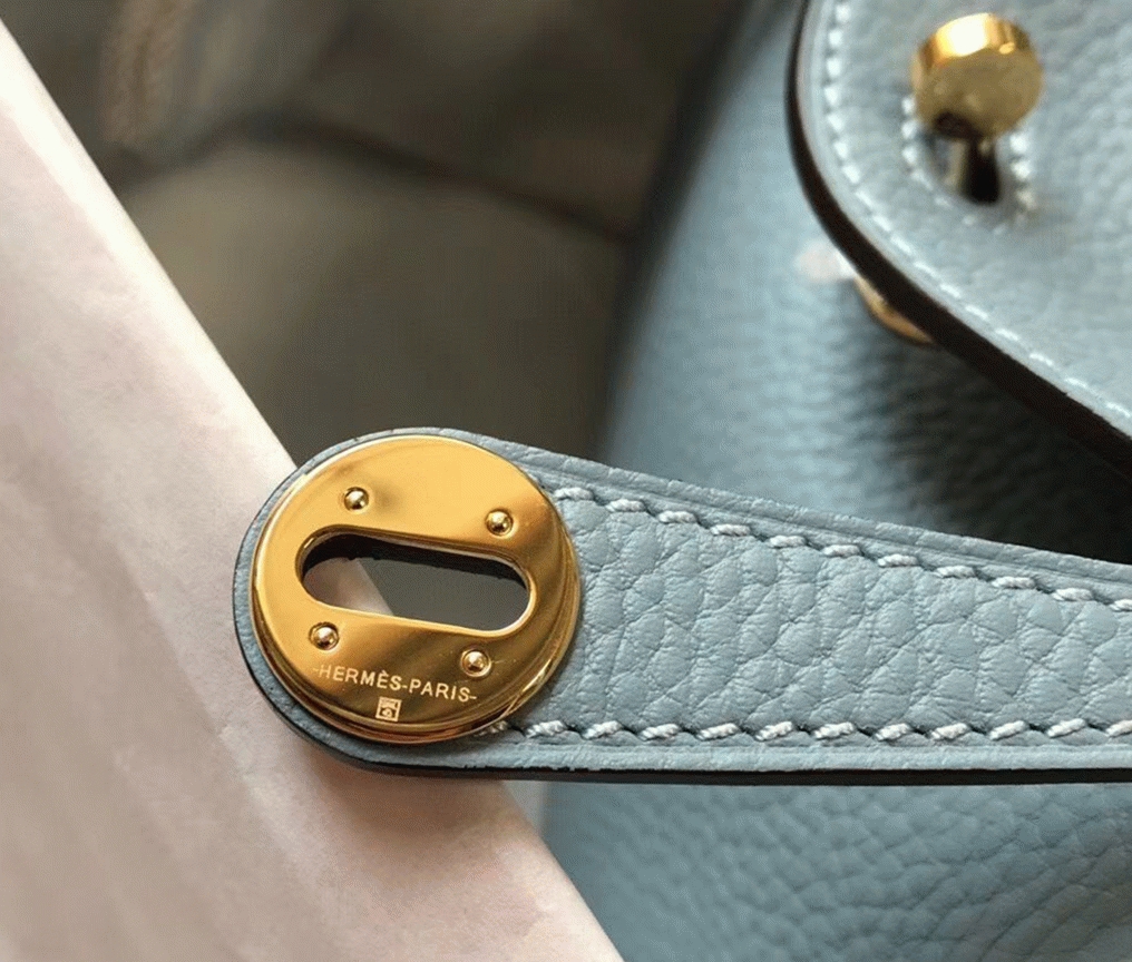 Replica Hermes Lindy Mini handbag in blue lin color angle 3