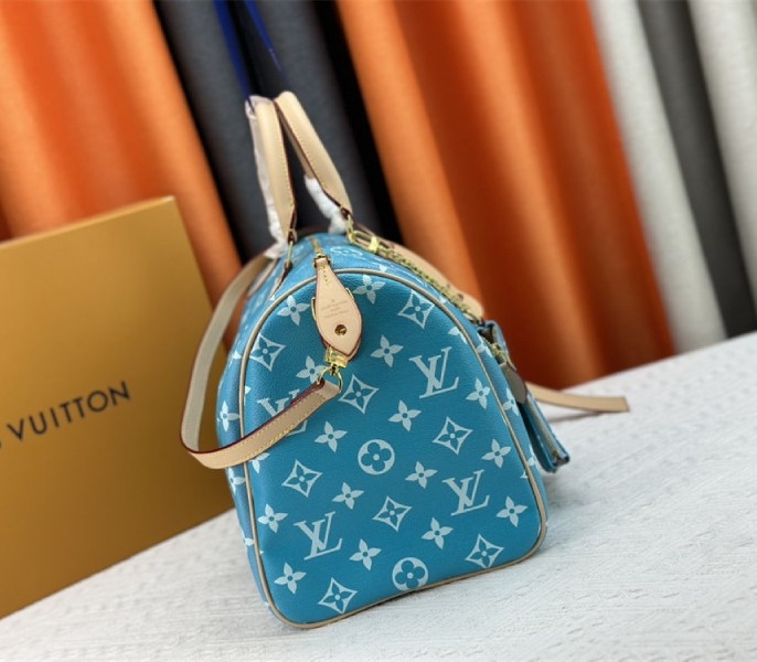 Louis Vuitton Speedy P9 Bandouliere 40 Bag In Turquoise angle 3