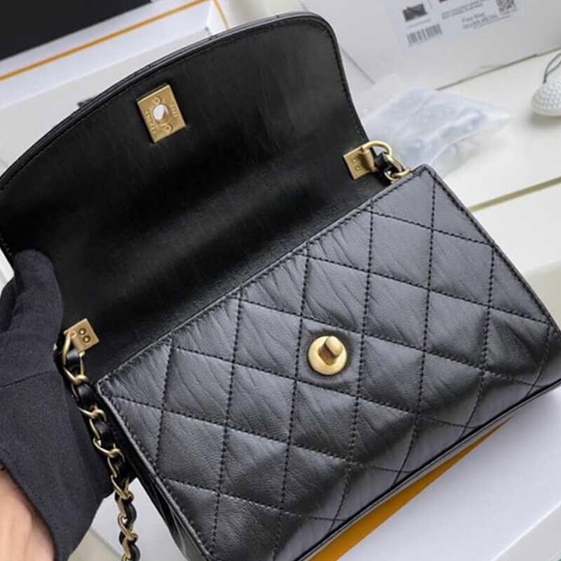 CHANEL MINI FLAP BAG angle 3
