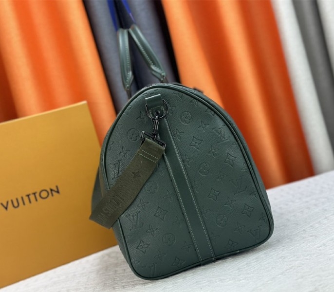 Louis Vuitton Taurillon Leather Keepall Bandouliere 50 In Borneo Green angle 4
