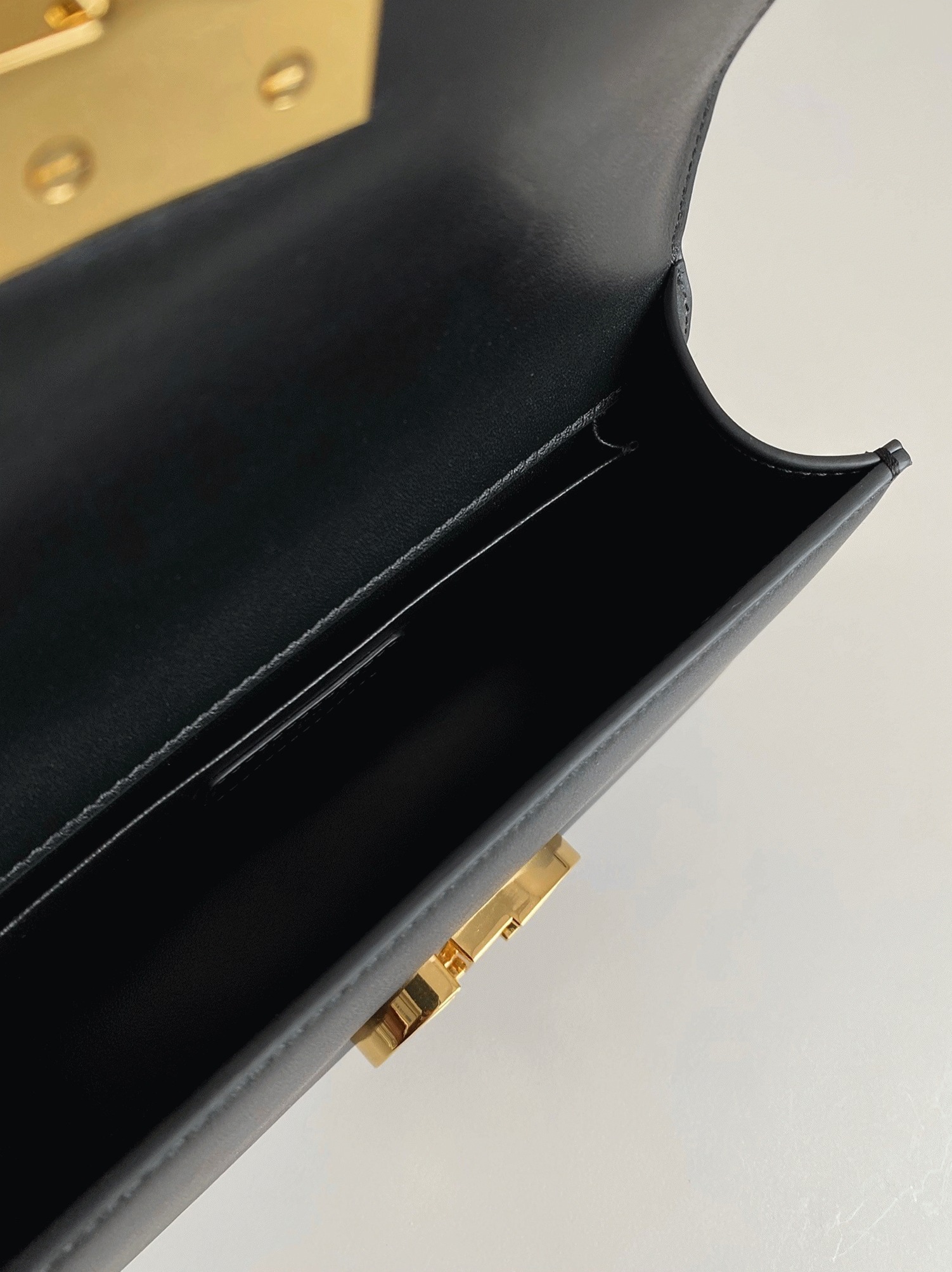 Dior 30 Montaigne East-West Bag with Chain Replica in Black Calfskin angle 3