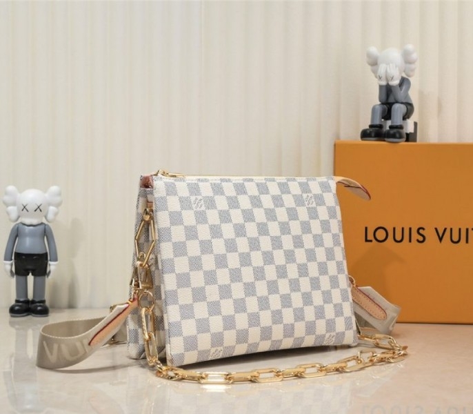 Louis Vuitton X YK Bandouliere Keepall 50 Travel Bag In Red Infinity Dots angle 5