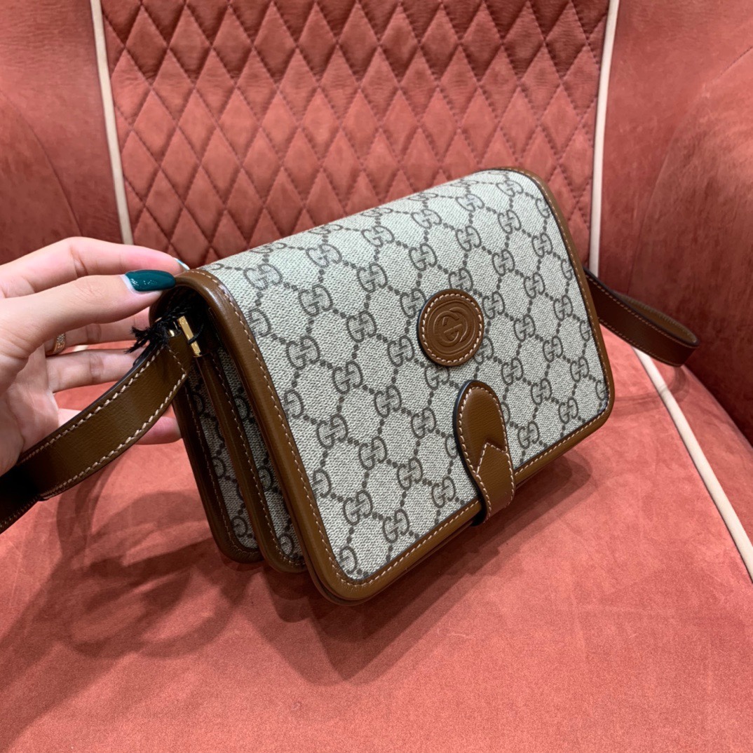 Gucc1 Retro bag angle 2