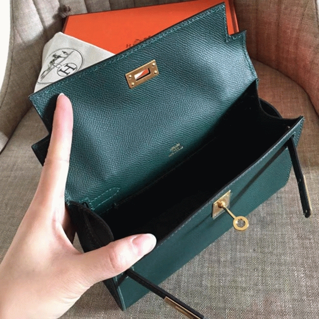 Malachite Epsom AAA Replica Hermes Kelly Pochette Green Toned Purse angle 3