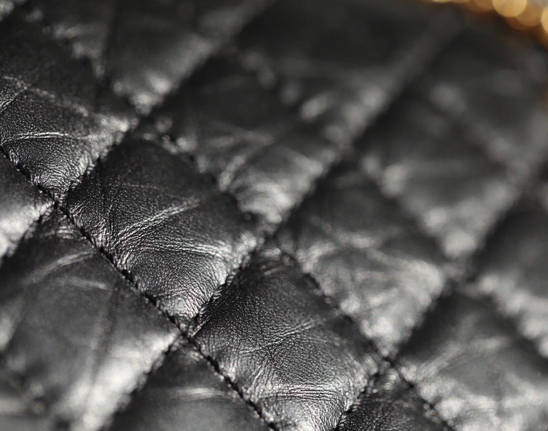 Chanel Reissued 2.55 Medium Flap Bag angle 4