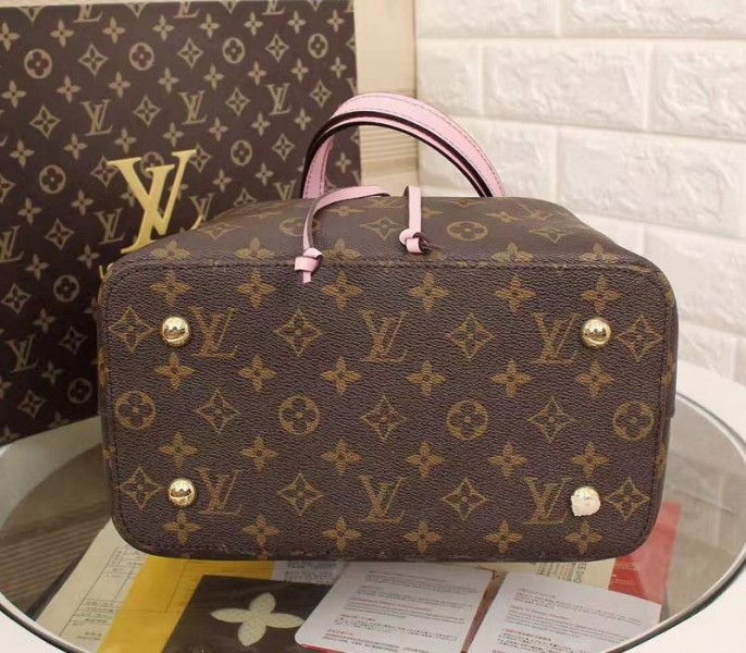 Louis Vuitton Monogram Canvas NeoNoe MM Bag In Rose Poudre angle 5