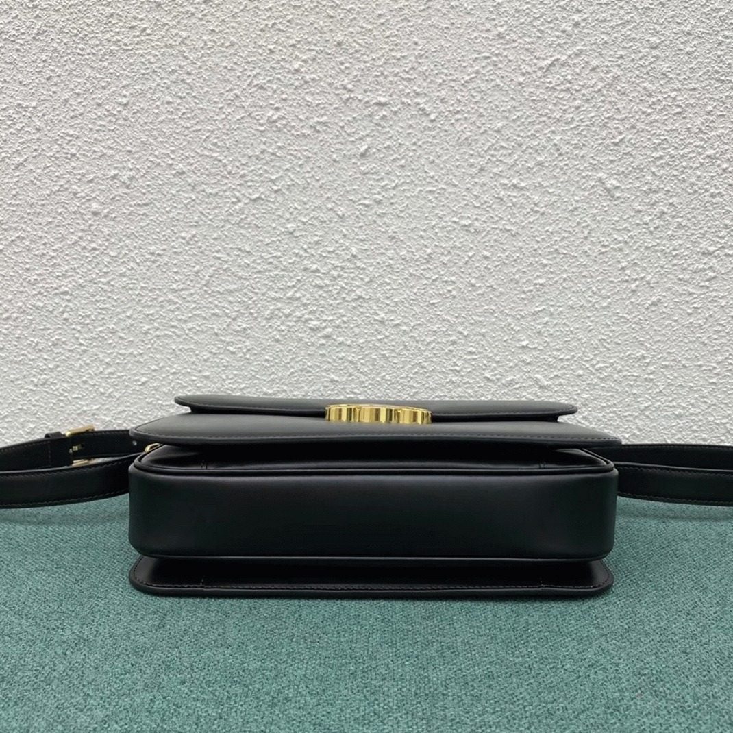 Top Quality Knockoff Celine Triomphe Large Bag In Black angle 4