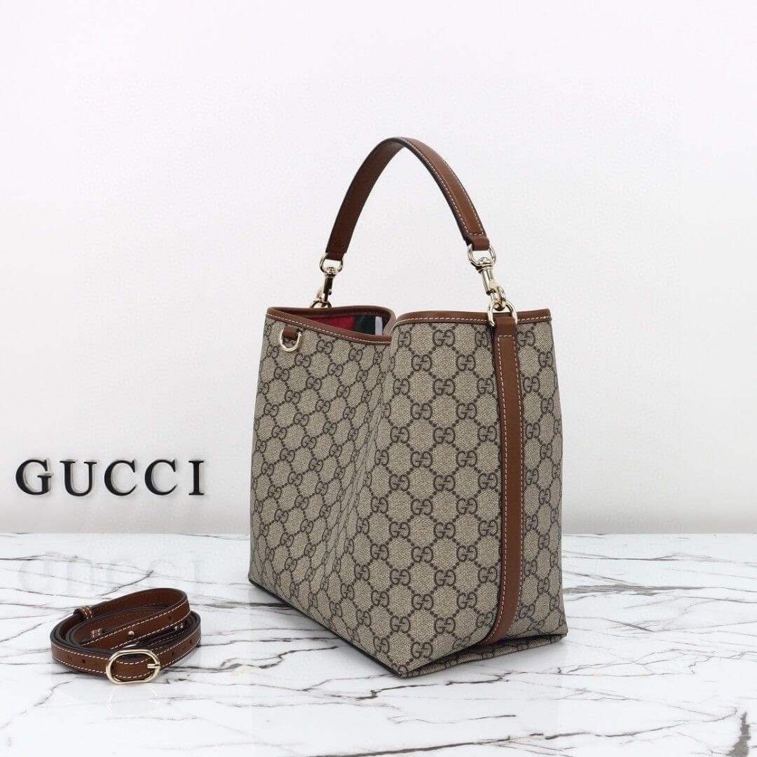 GG Emblem small shoulder bag angle 2