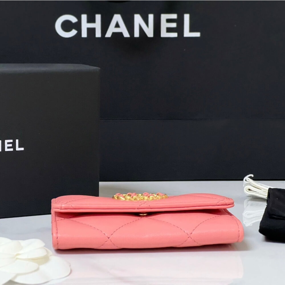Chanel 19 flap card holder angle 2