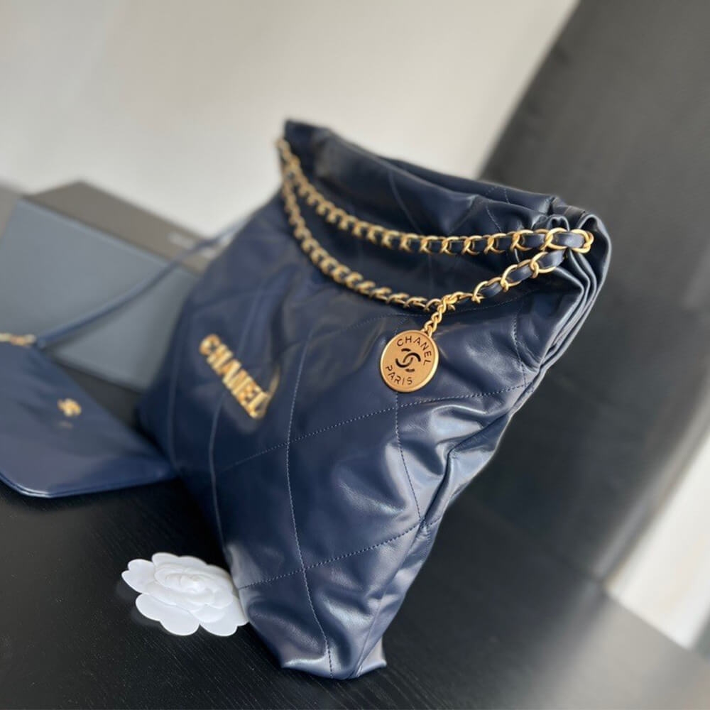CHANEL 22 Bag(high-end grade) angle 5