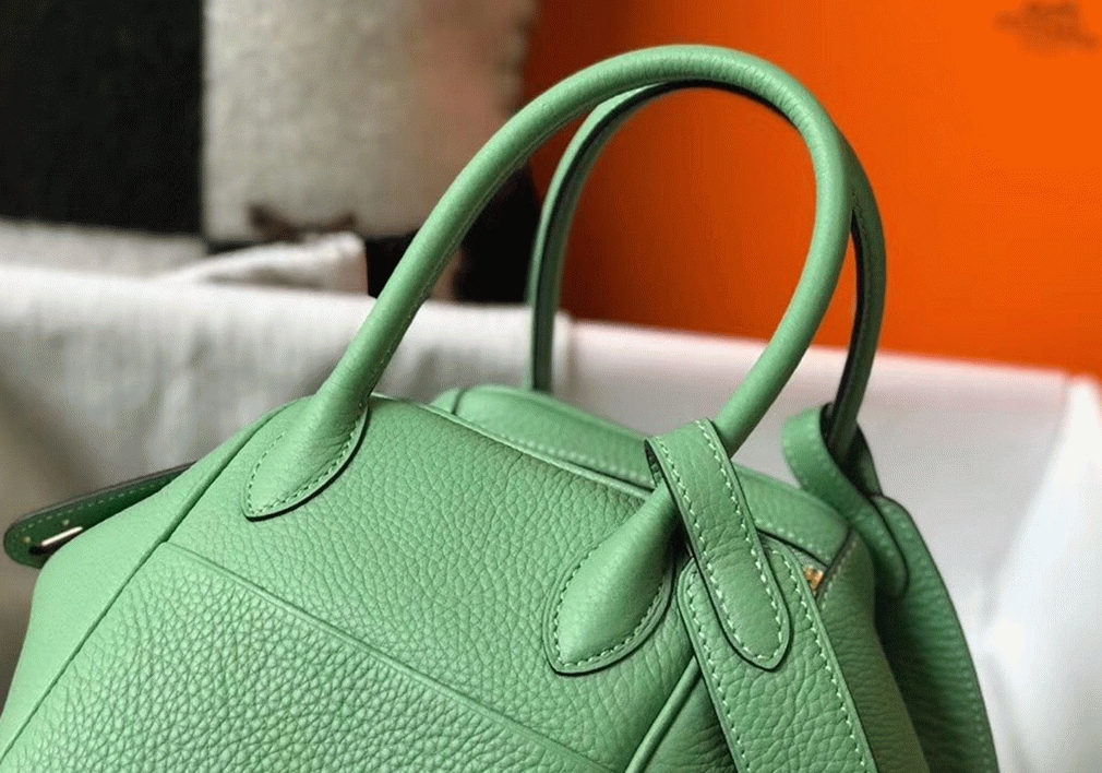 Replica Hermes Lindy 30cm bag in vert criquet shade angle 5