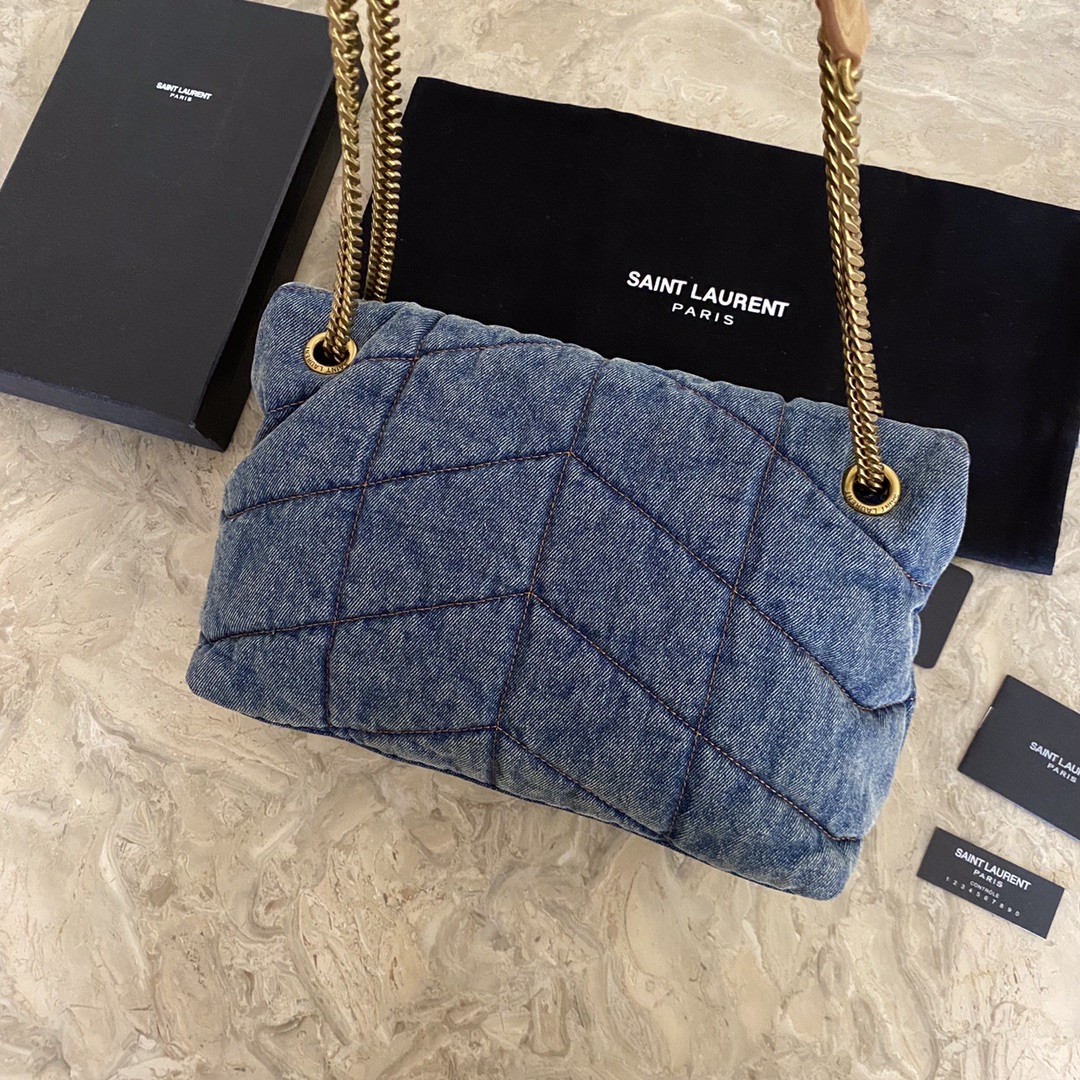 PUFFER MEDIUM BAG IN QUILTED LAMBSKIN angle 4