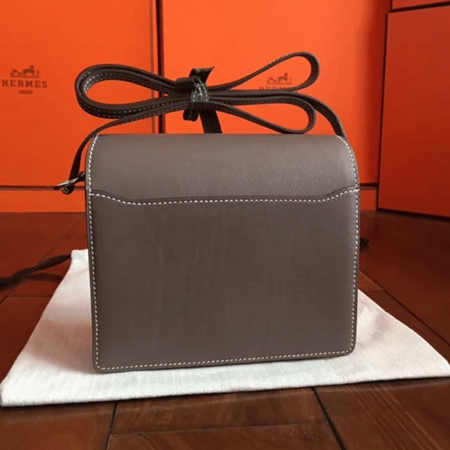 Etoupe knockoff Hermes Mini Sac Roulis handbag angle 4